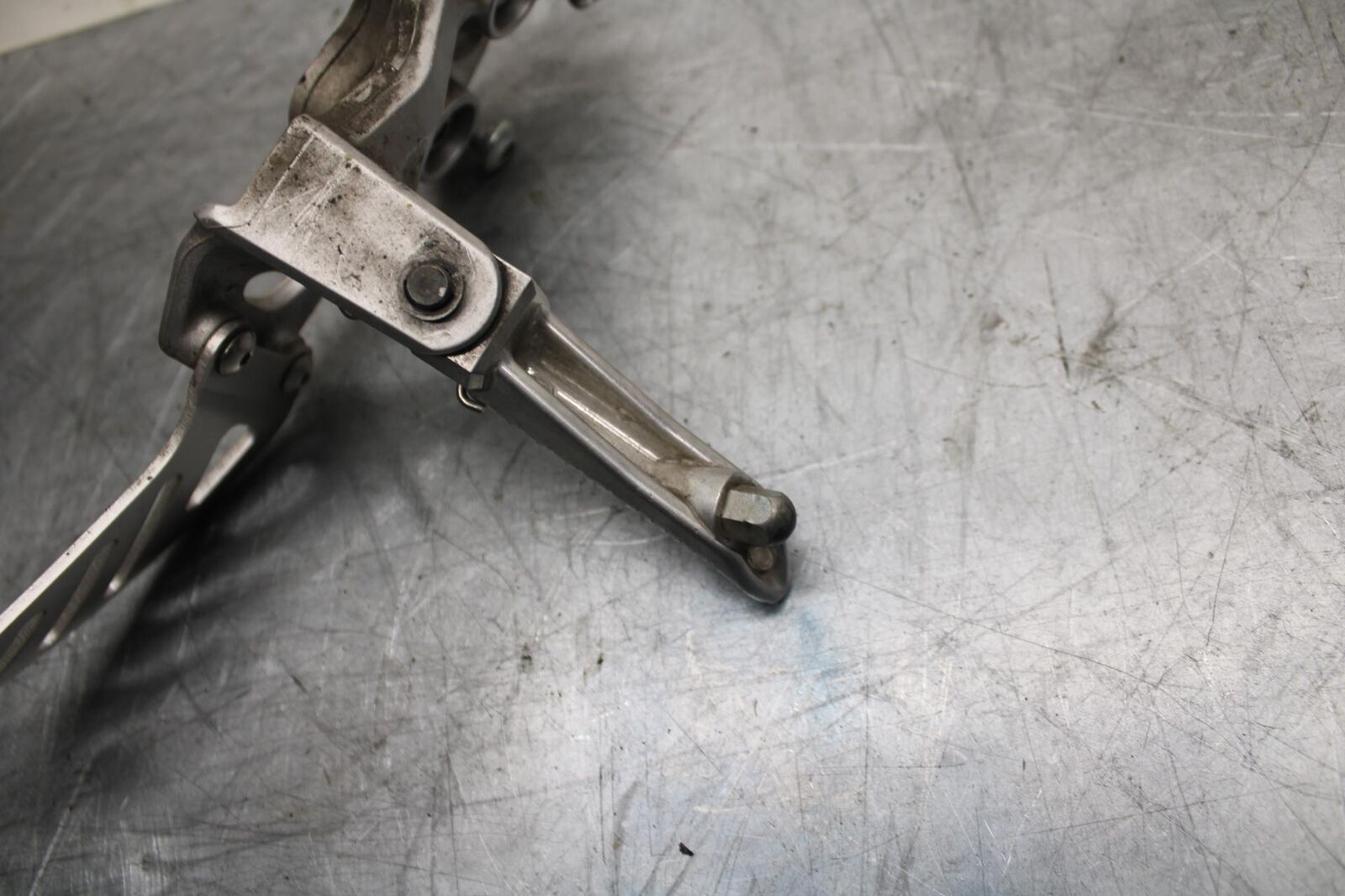 08-09 SUZUKI GSXR600 LEFT REARSET REAR SET DRIVER FOOT PEG REST STOP BB468