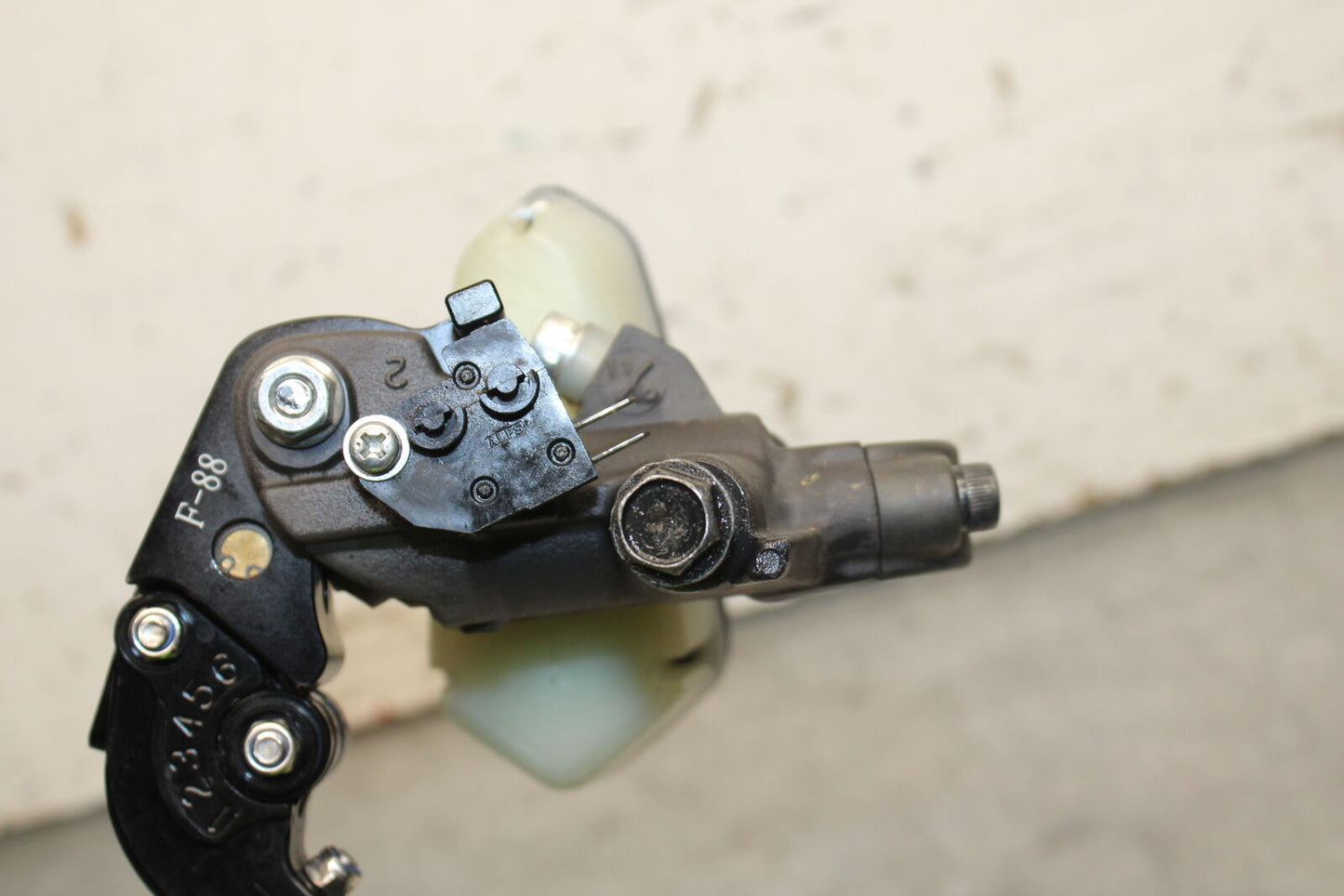 12-13 KAWASAKI Z1000 FRONT BRAKE MASTER CYLINDER w/ LEVER BB743