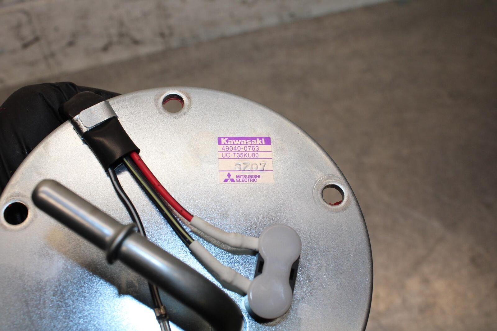 19-22 KAWASAKI Z400 FUEL PUMP GAS PETROL SENDER UNIT BB70