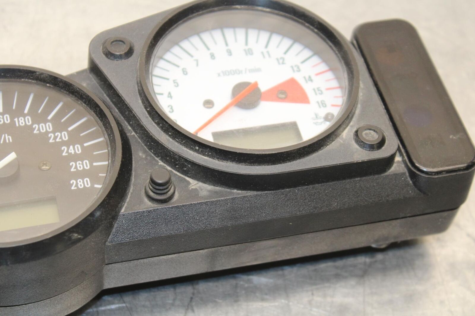 1999 Suzuki GSXR600 SPEEDO TACH GAUGES DISPLAY SPEEDOMETER TACHOMETER BB580