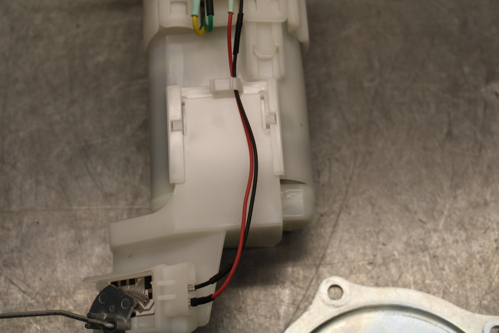 24 KAWASAKI NINJA 500 ABS FUEL PUMP GAS PETROL SENDER UNIT BB730