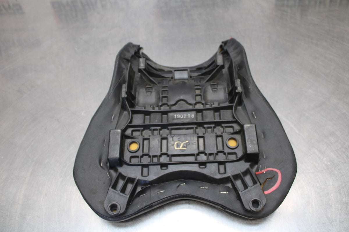 06-07 YAMAHA YZF R6 FRONT DRIVERS SEAT PAD SADDLE PILLION BB763