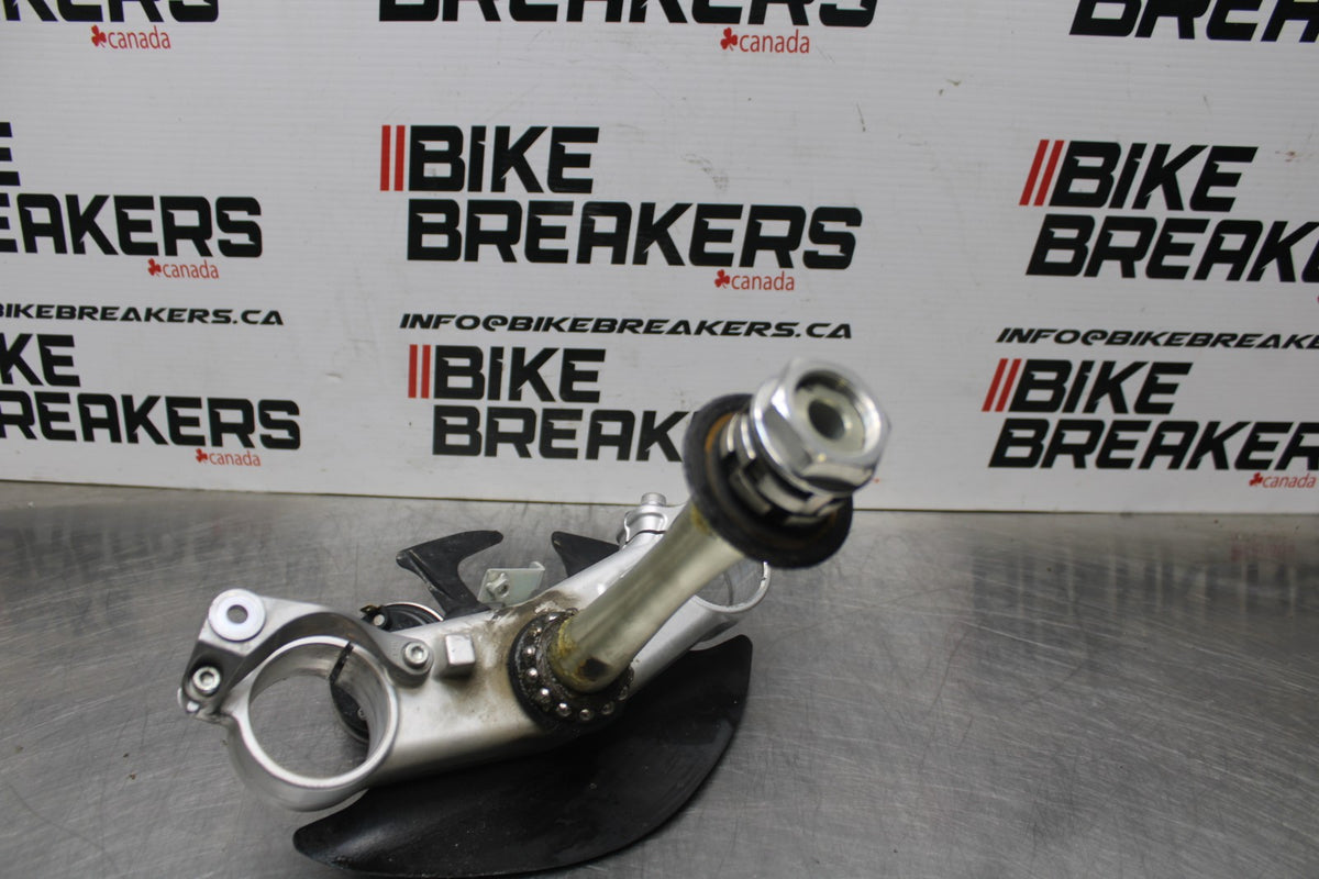 13 YAMAHA YZF R1 FRONT FORKS CLAMP LOWER TRIPLE TREE STEM BB781