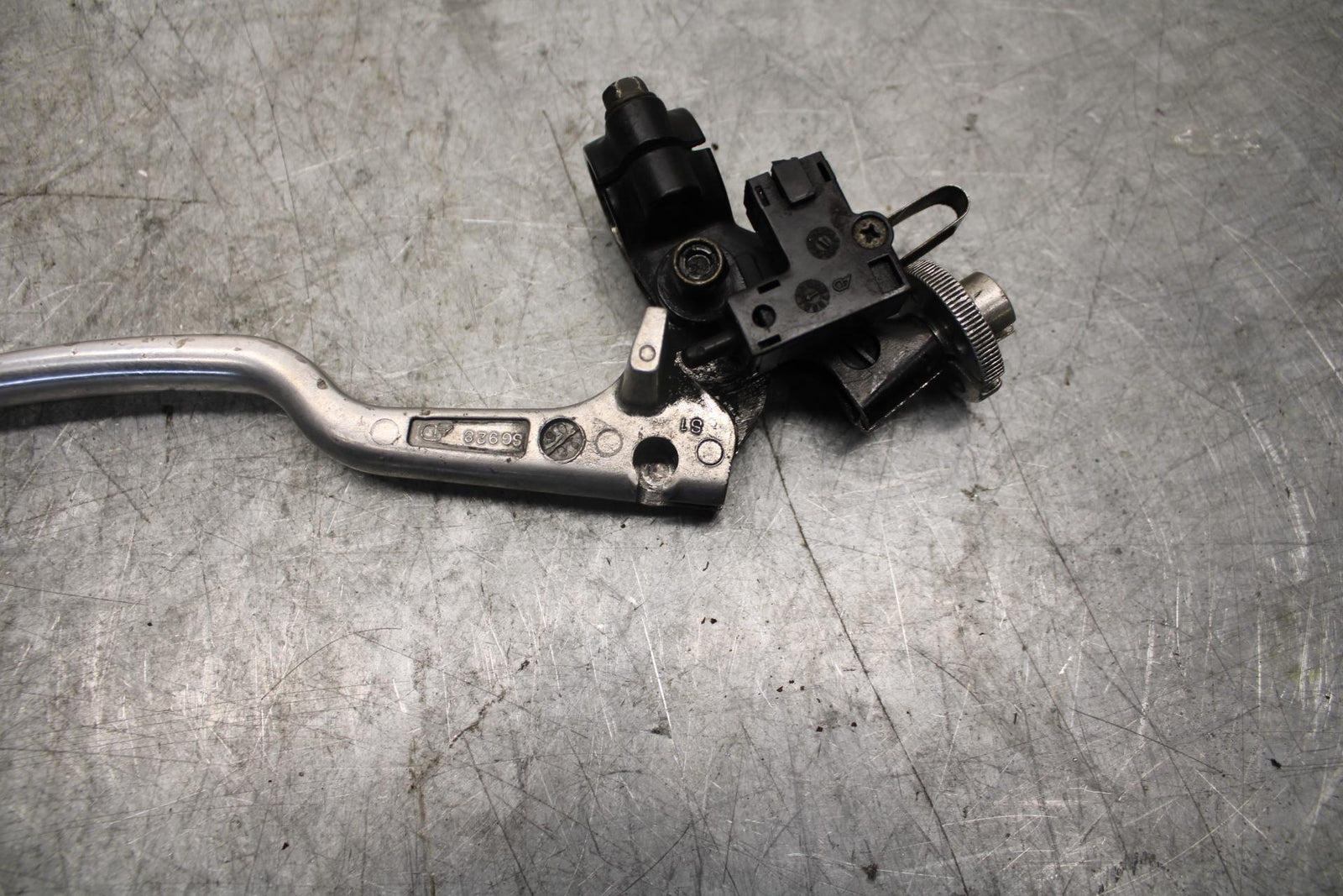2001 Suzuki GSXR1000 CLUTCH PERCH MOUNT WITH LEVER  57500-40F11 BB52