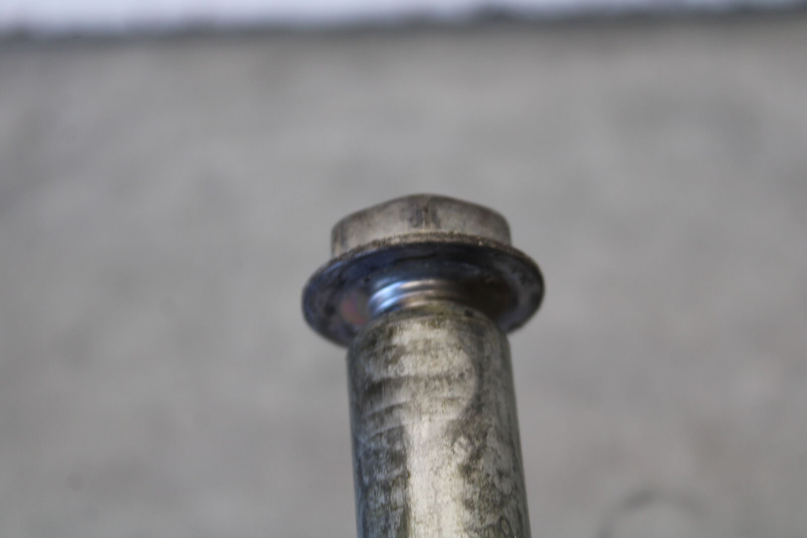 07-12 HONDA CBR600RR FRONT WHEEL RIM AXLE PIVOT BOLT BB672