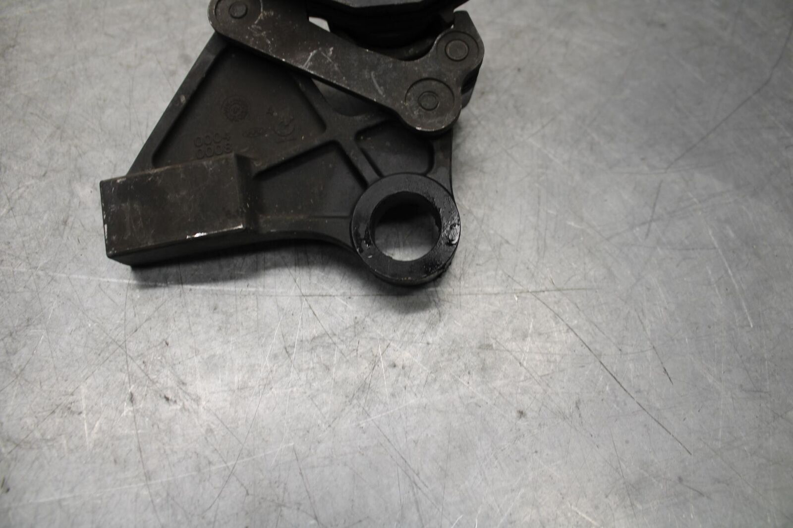 2012 Kawasaki Ninja ZX6R ZX600R REAR BACK BRAKE CALIPER W MOUNT BRACKET BB529