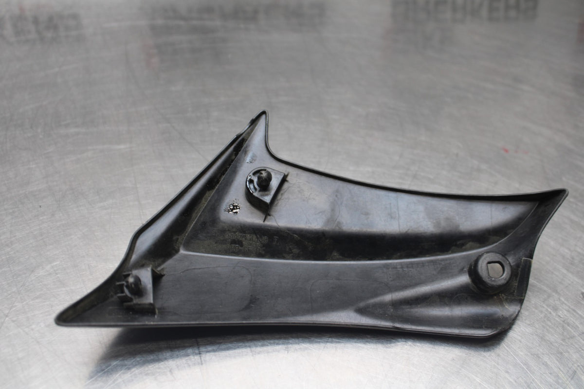 11-25 SUZUKI GSXR 600  RIGHT MID UPPER SIDE FAIRING COWL PLASTIC BB687