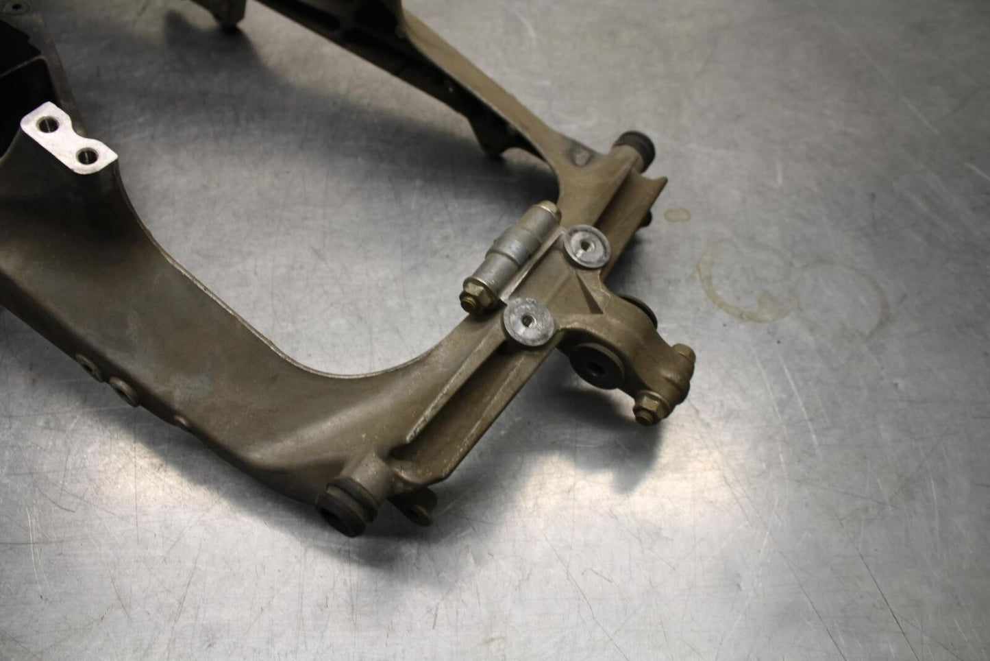 03-04 HONDA CBR600RR REAR SUBFRAME BACK SUB FRAME 50200-MEE-000 BB637
