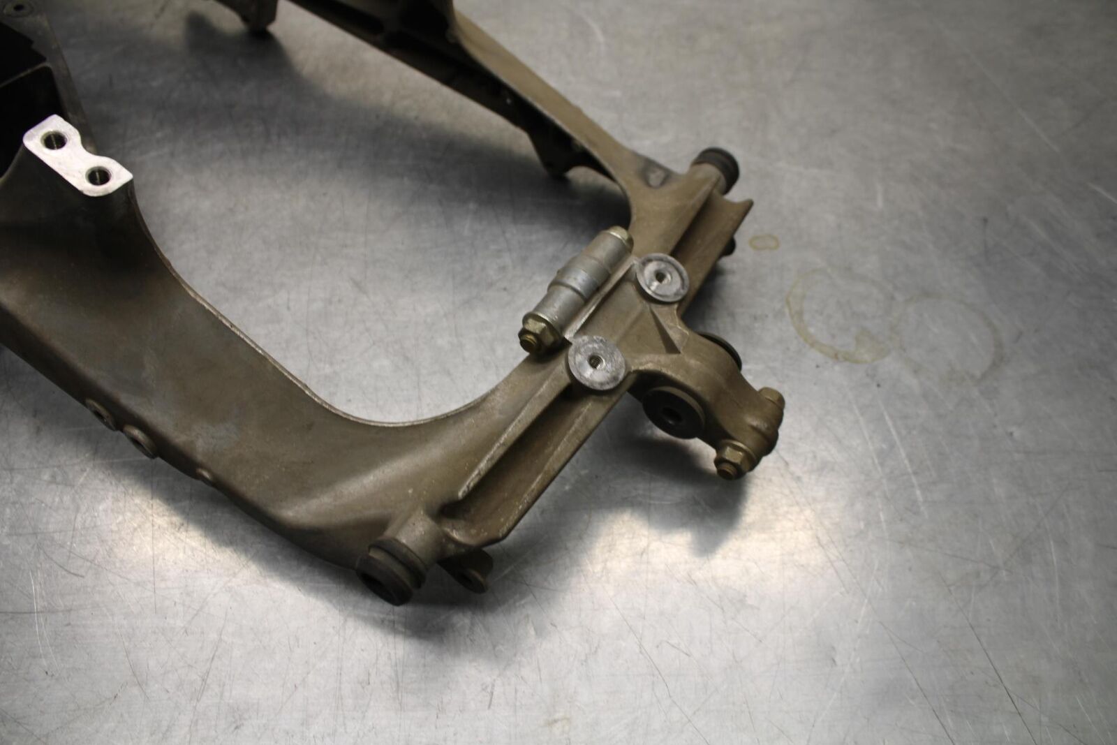 03-04 HONDA CBR600RR REAR SUBFRAME BACK SUB FRAME 50200-MEE-000 BB637