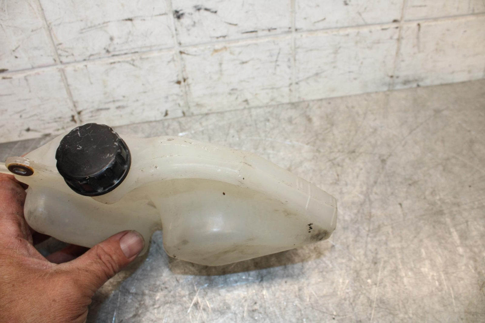 2009 Kawasaki Ninja ZX6R ZX600R COOLANT WATER TANK RESERVOIR BOTTLE BB538