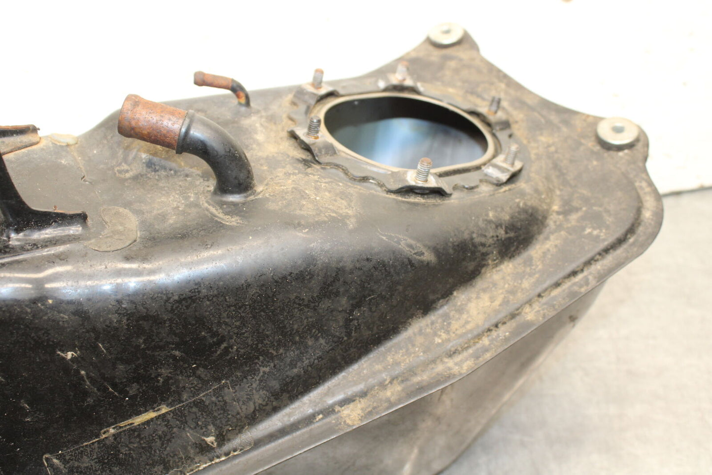 04-12 HONDA ST1300A GAS TANK FUEL PETROL RESERVOIR BB669