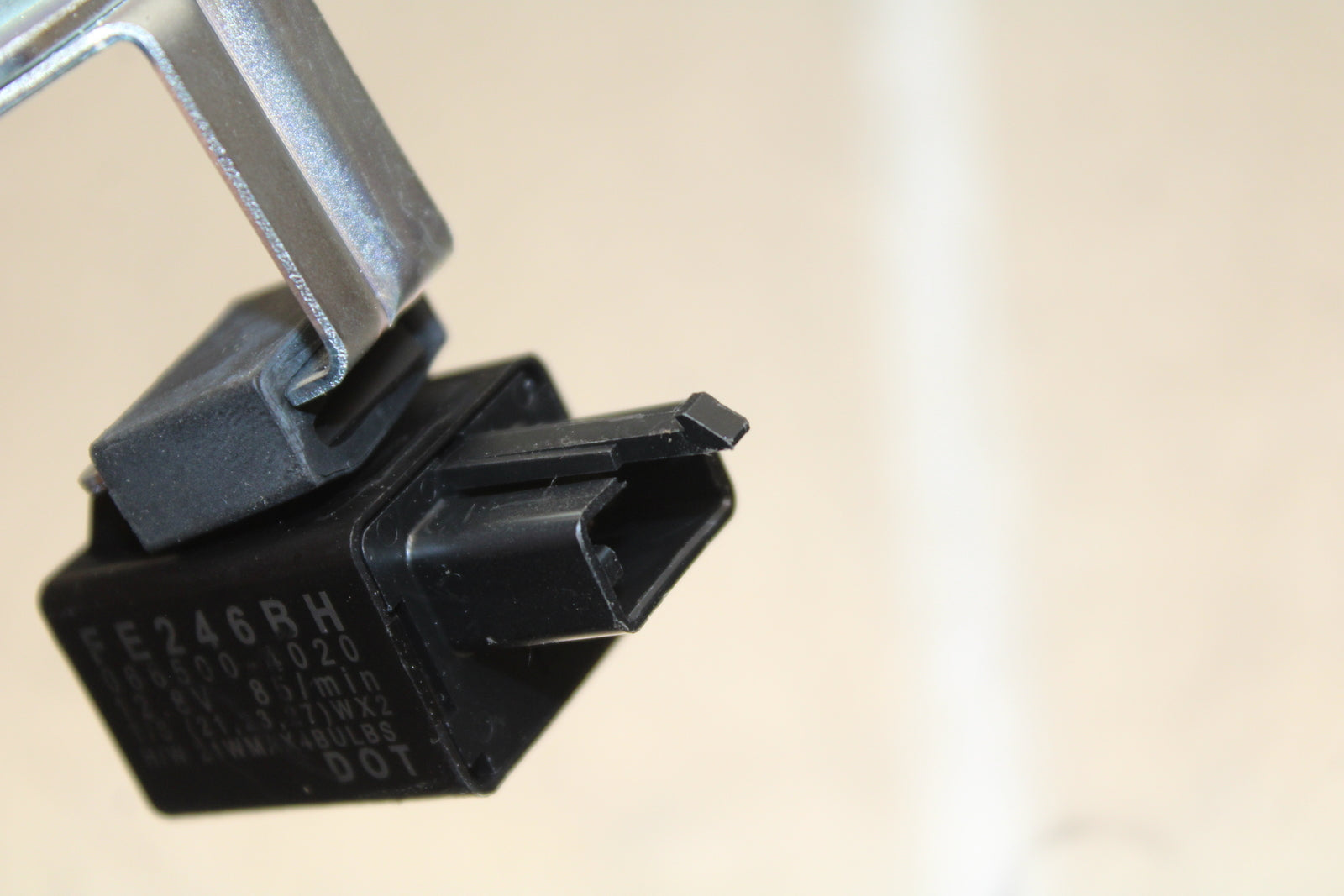 23-24 KAWASAKI NINJA ZX14R TURN SIGNAL BLINKER RELAY FLASHER SWITCH BB141