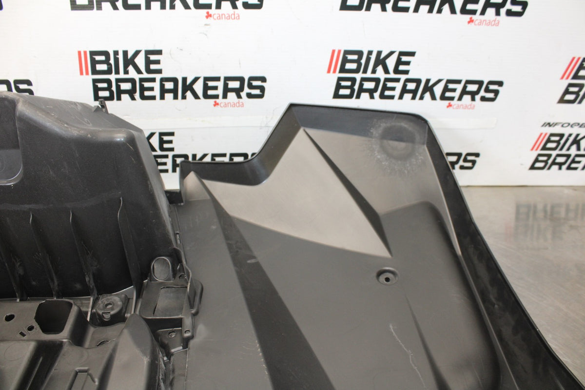 25 YAMAHA GRIZZLY 700 YFM700PSE 4X4 SPECIAL EDITION FI EPS REAR BACK FENDER BB00