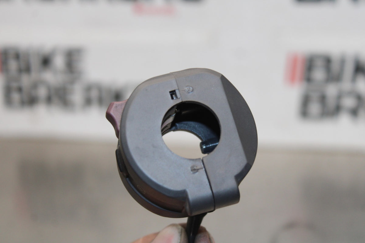 16 DUCATI 959 PANIGALE RIGHT CLIP ON HANDLE KILL OFF START SWITCH SWITCHES BB912
