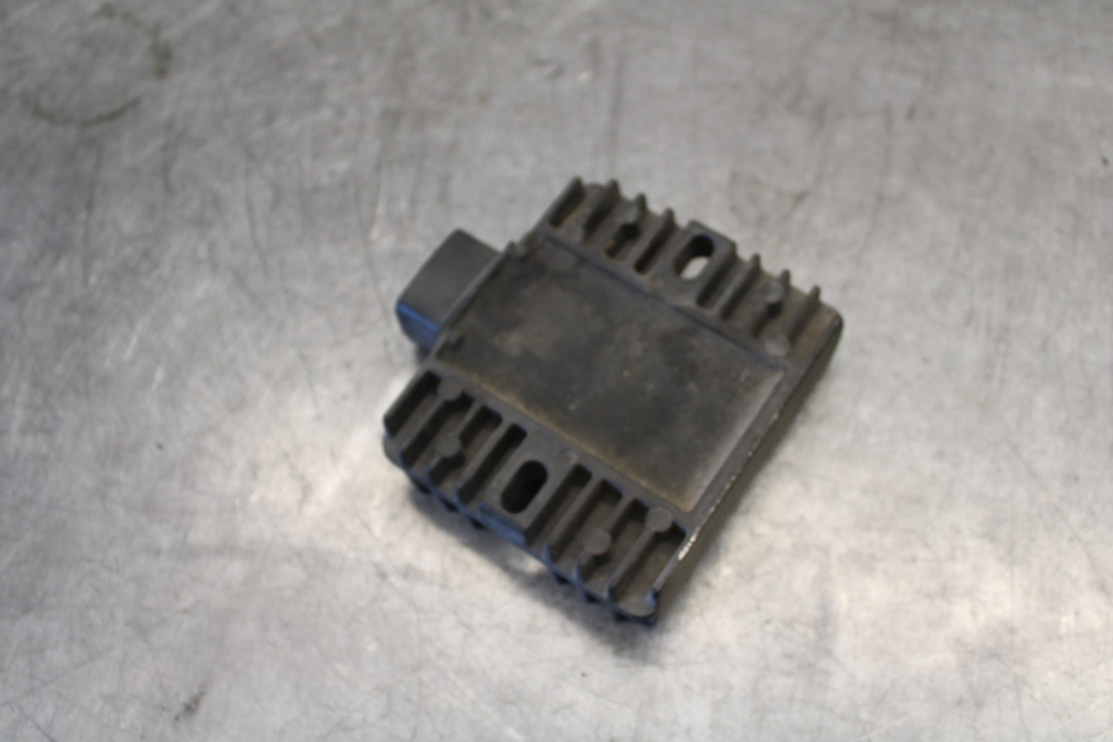 05-06 YAMAHA ROYAL STAR RECTIFIER VOLTAGE REGULATOR BB697