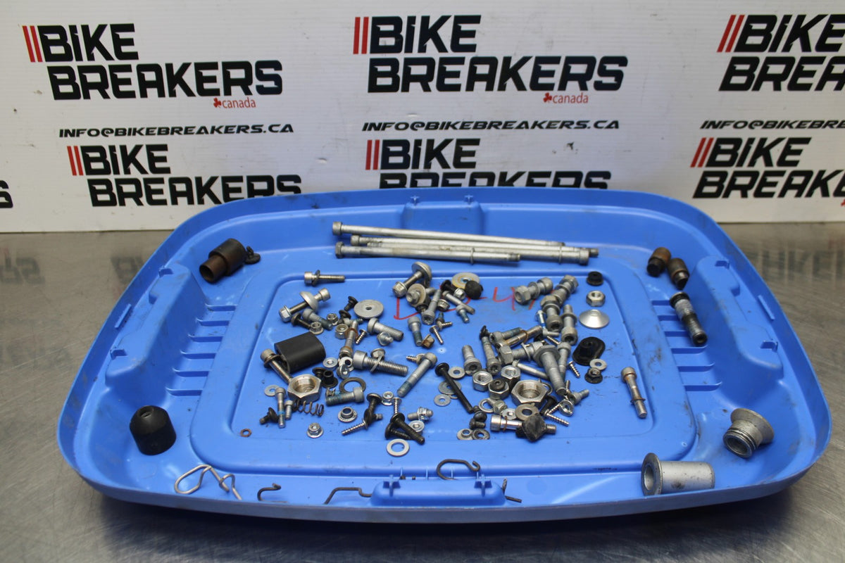19 MOTO GUZZI V7 III BOLTS HARDWARE MOTOR SCREWS BB831