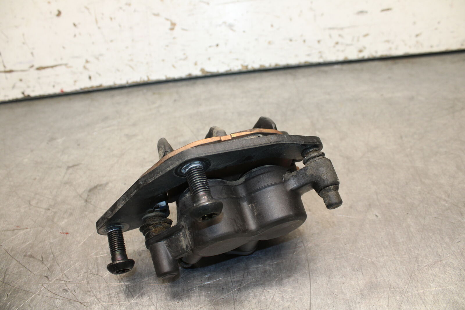 19-24 YAMAHA R3 RIGHT FRONT BRAKE CALIPER BB736