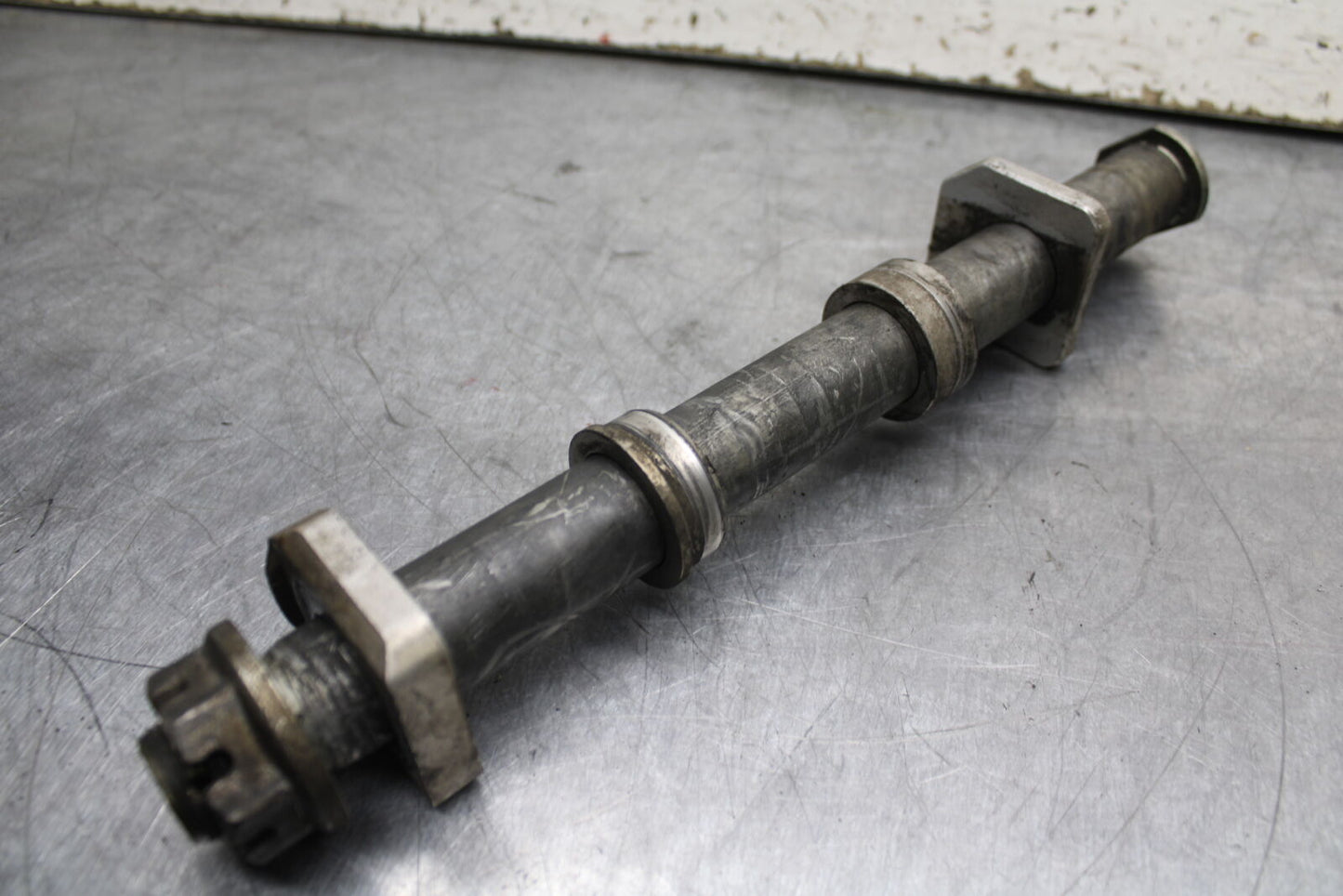 06-07 SUZUKI GSXR 600 REAR AXLE BACK WHEEL RIM PIVOT BOLT AXEL BB737