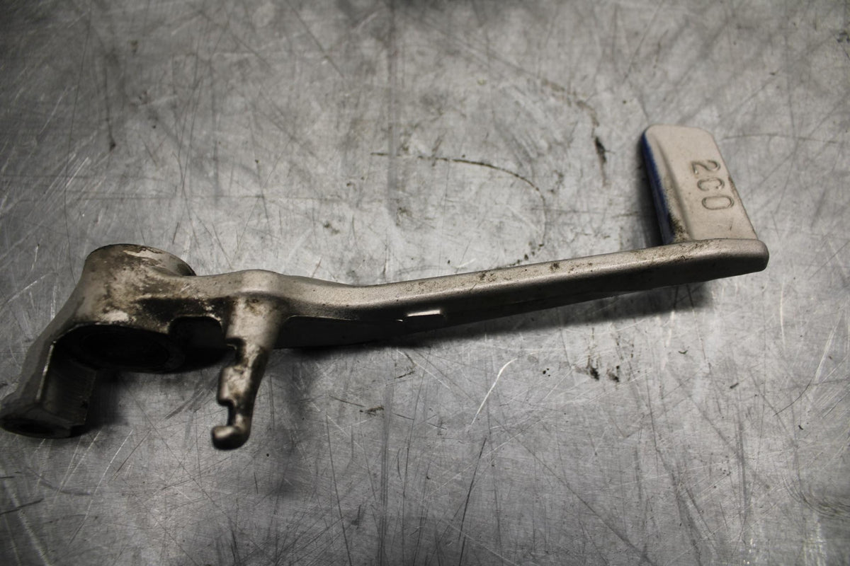 07 YAMAHA YZF R6 RIGHT REARSET BRAKE FOOT PEDAL 2C0-27211-00-00 BB495