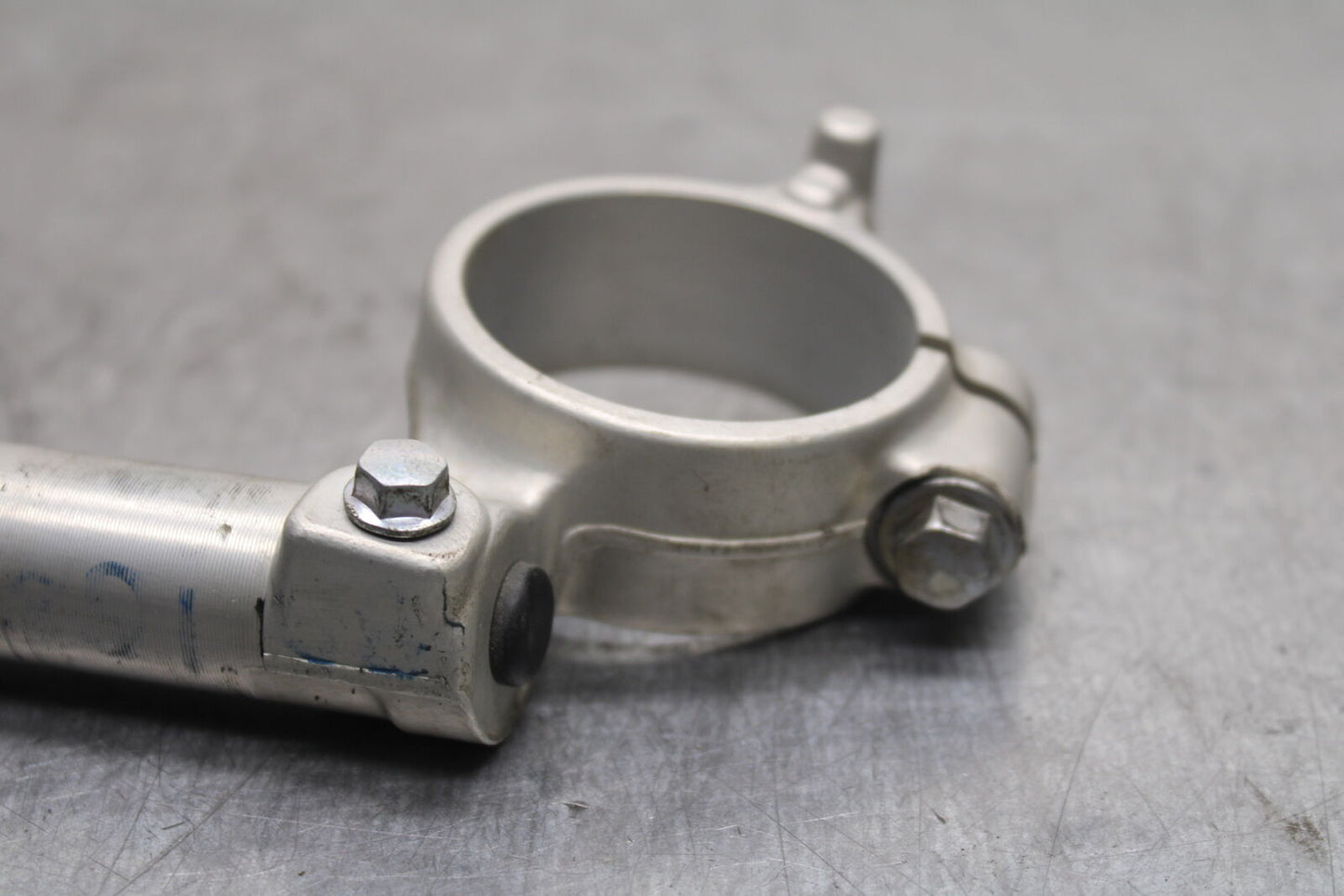 06-07 SUZUKI GSXR750 RIGHT CLIP ON HANDLEBAR BB110