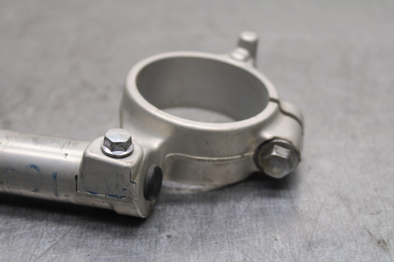 06-07 SUZUKI GSXR750 RIGHT CLIP ON HANDLEBAR BB110