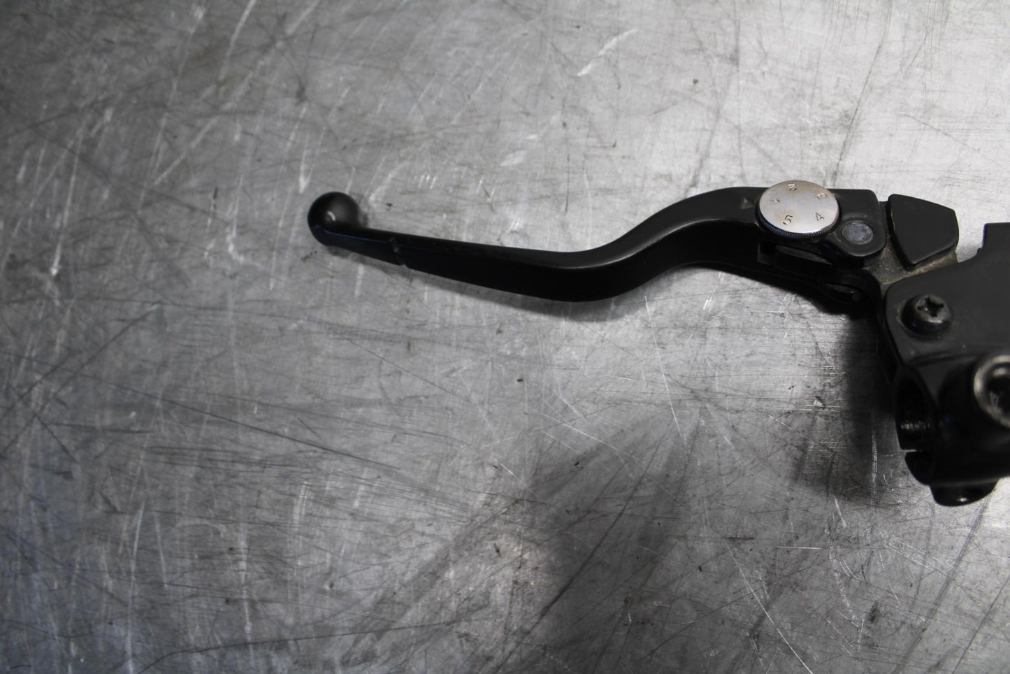 21 HUSQVARNA VITPILEN 401 CLUTCH PERCH MOUNT WITH LEVER  BB467