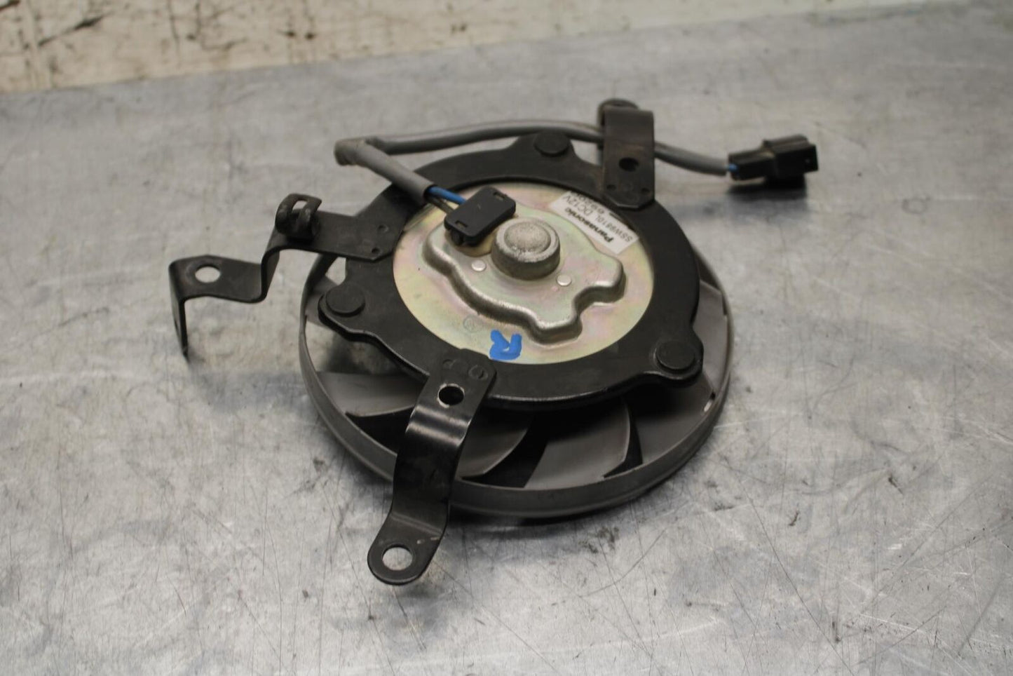 2007 Yamaha YZF R1 RIGHT ENGINE RADIATOR COOLING FAN 4C8-12405-10-00 BB575