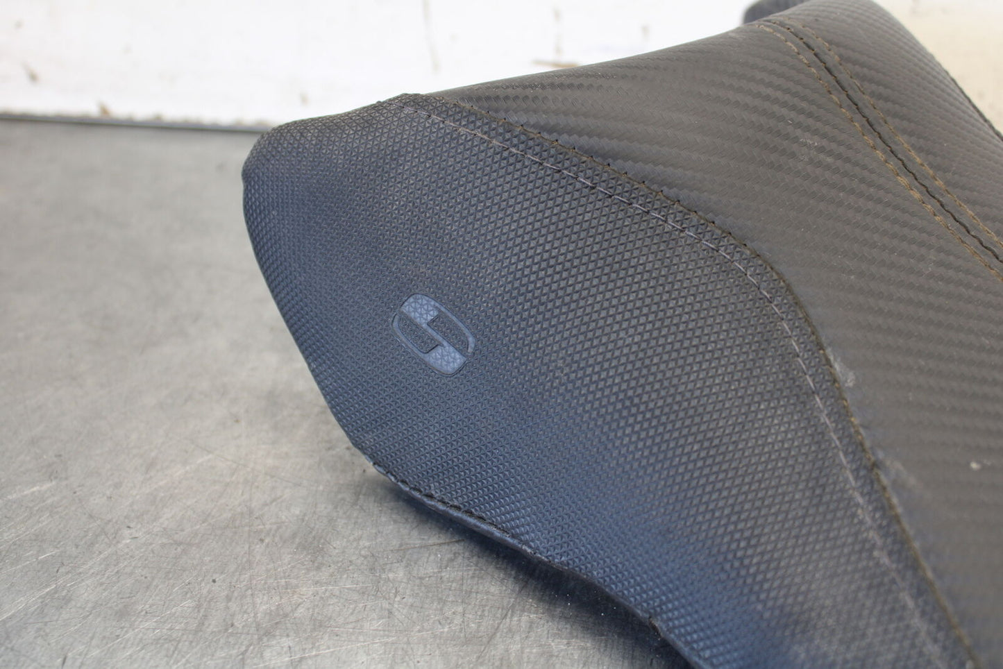 07-08 YAMAHA YZF R1 AFTERMARKET SADDLEMEN CARBON FIBER FRONT SEAT BB675