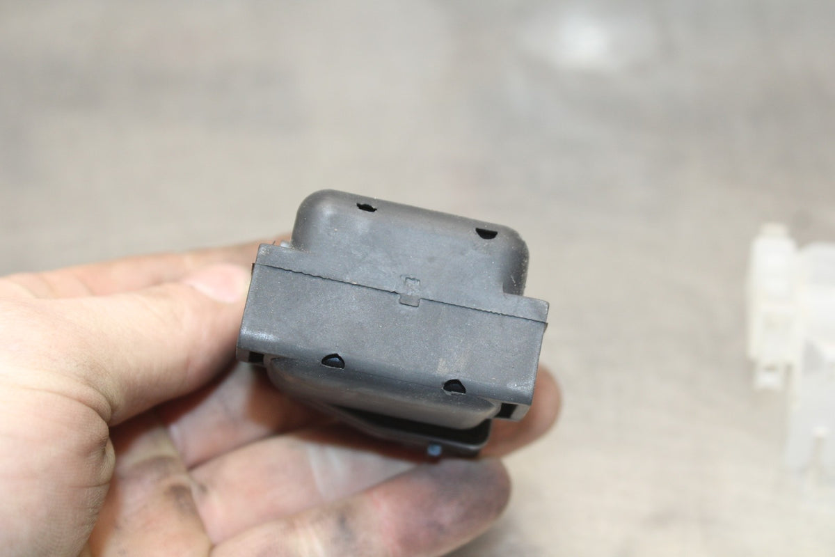 08-10 SUZUKI GSXR 600 ENGINE STARTER RELAY STARTING MOTOR SWITCH BB835