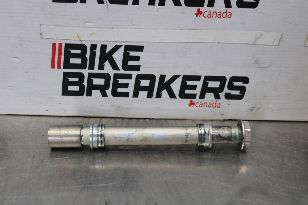 17 YAMAHA YZF R6 FRONT WHEEL RIM AXLE PIVOT BOLT BB922