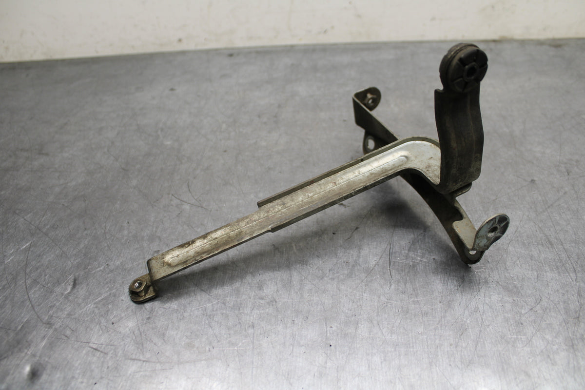 09-11 SUZUKI GSXR1000 OIL COOLER MOUNTING BRACKET MOUNT SUPPORT BB125