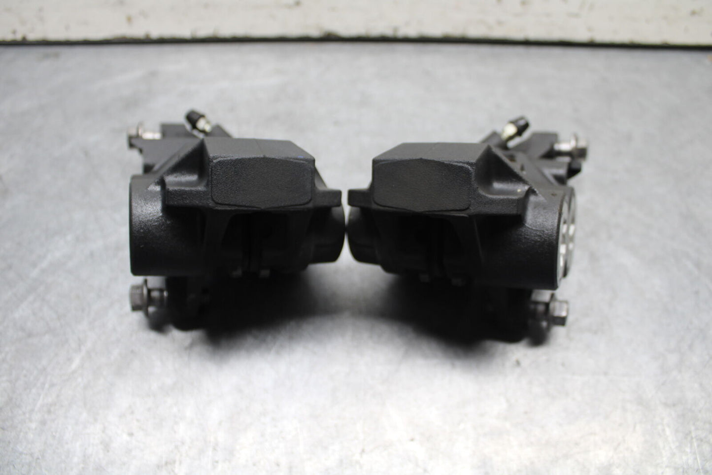 18-24 YAMAHA MT-07 RIGHT LEFT FRONT BRAKE CALIPER SET PAIR CALIPERS BB662