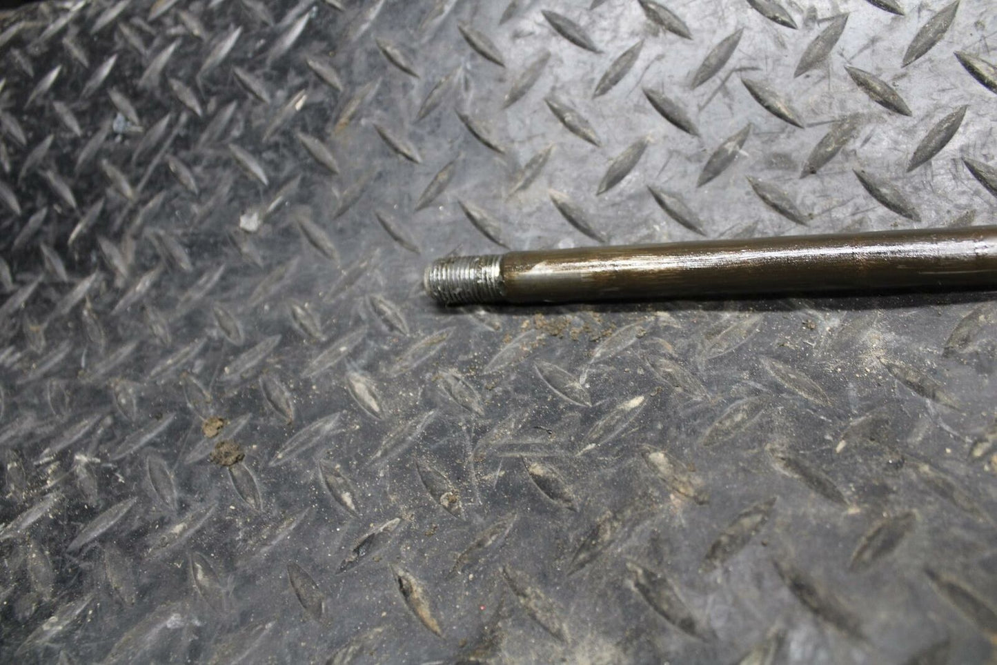 84-85 YAMAHA VIRAGO 1000 FRONT WHEEL RIM AXLE PIVOT BOLT BB173