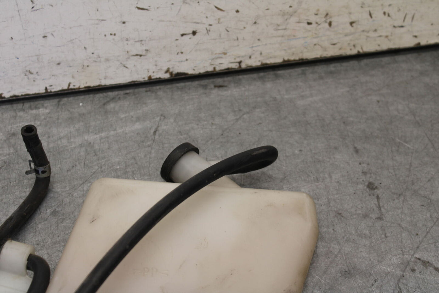 05-06 SUZUKI GSXR1000 COOLANT WATER TANK RESERVOIR BOTTLE 17910-41G00 BB677