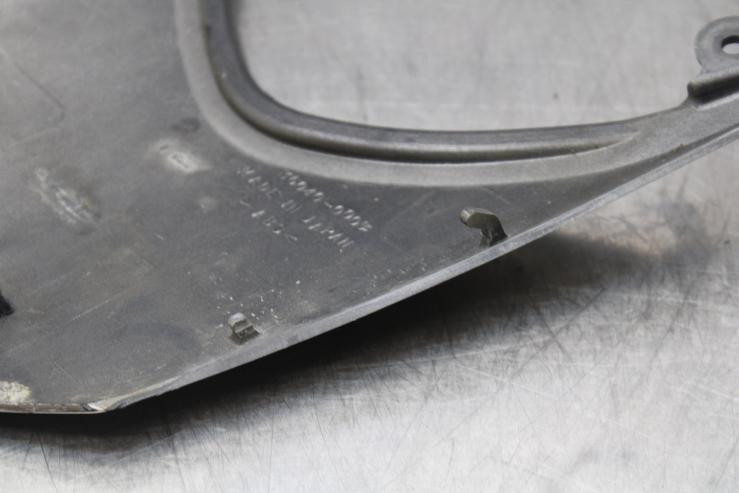 04-05 KAWASAKI NINJA ZX10R CENTER REAR BACK TAIL FAIRING COVER TRIM COWL BB163