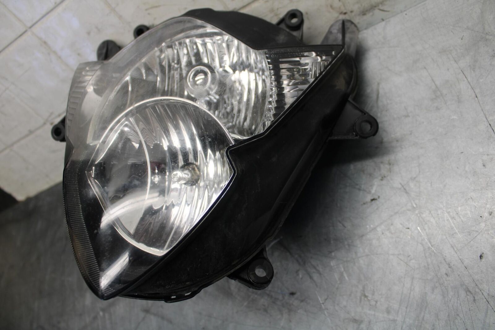 2016 Suzuki Bandit 1250S GSF1250SA ABS FRONT HEADLIGHT HEAD LIGHT BB509