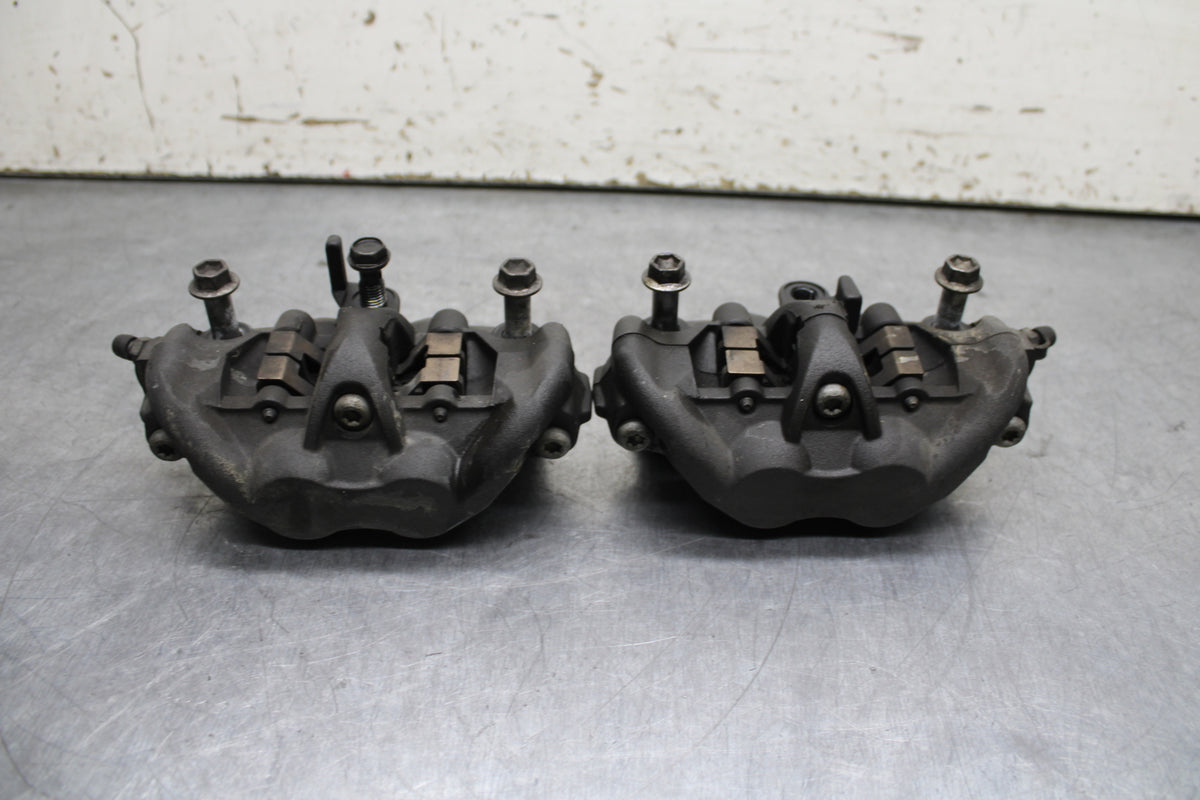 12-13 KAWASAKI Z1000 RIGHT LEFT FRONT BRAKE CALIPER SET PAIR CALIPERS BB743