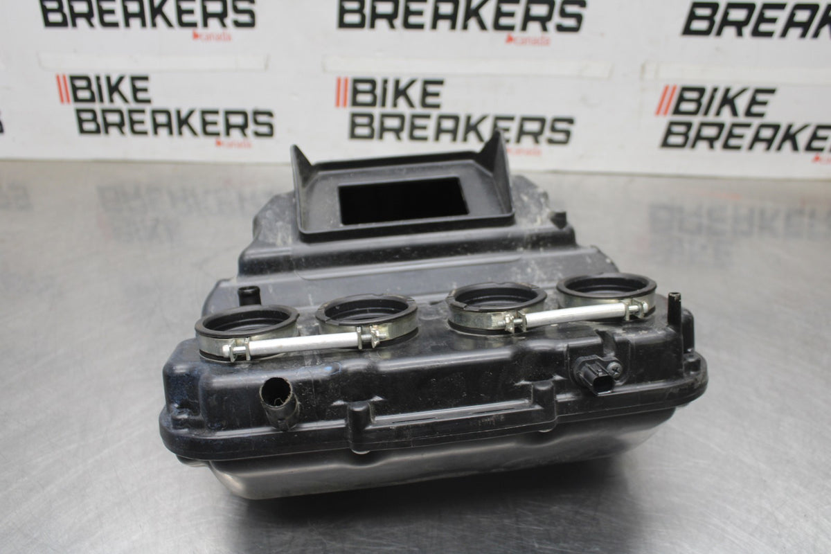 23 KAWASAKI Z900RS AIRBOX AIR INTAKE FILTER BOX BB935