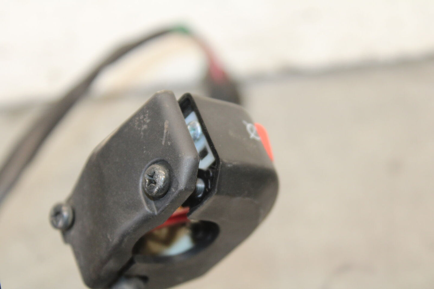 13-18 KAWASAKI NINJA ZX6R RIGHT CLIP ON HANDLE KILL OFF START SWITCHES  BB682