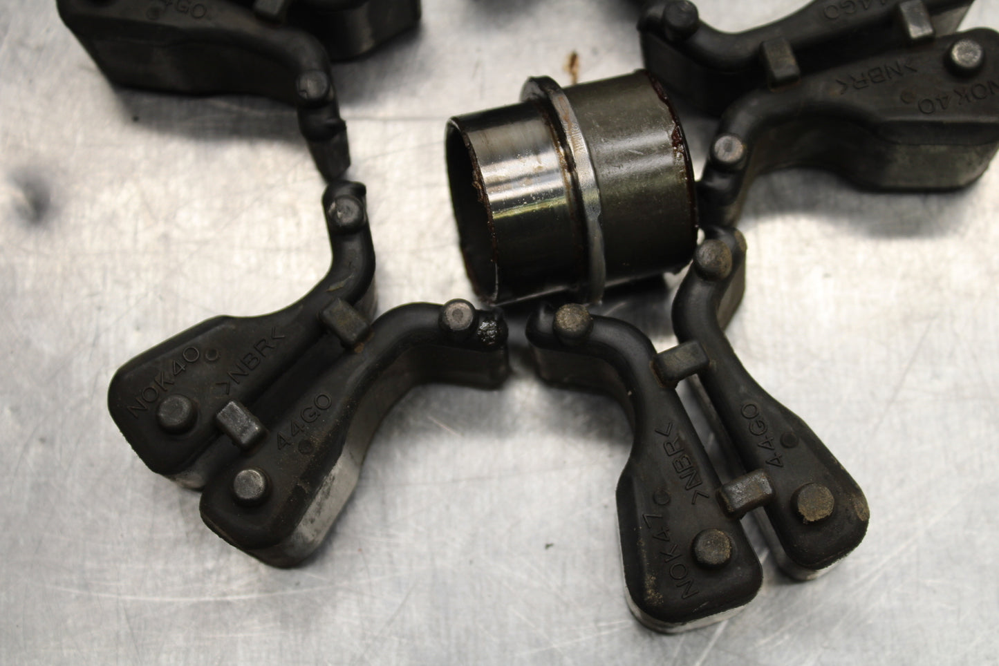 09 SUZUKI GSXR600 REAR HUB & SHOCK DAMPERS CUSH ABSORBERS BB759