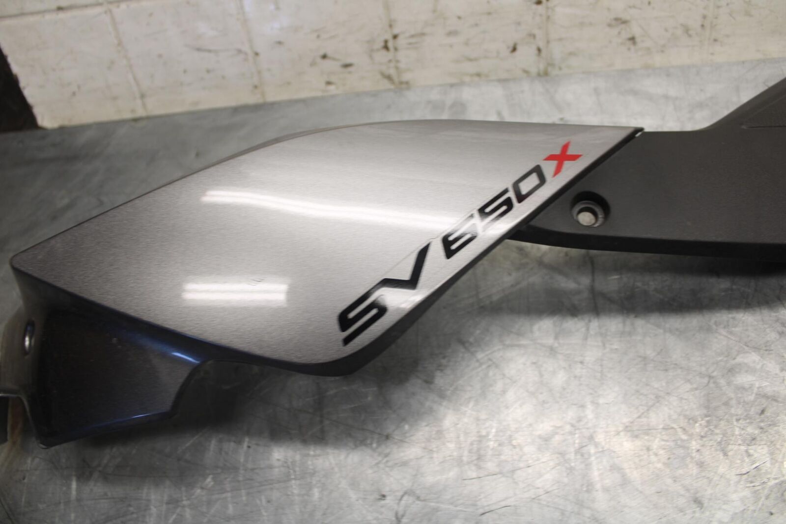 2017 Suzuki SV650X ABS LEFT FRONT UPPER MID SIDE FAIRING COWL PLASTIC BB512