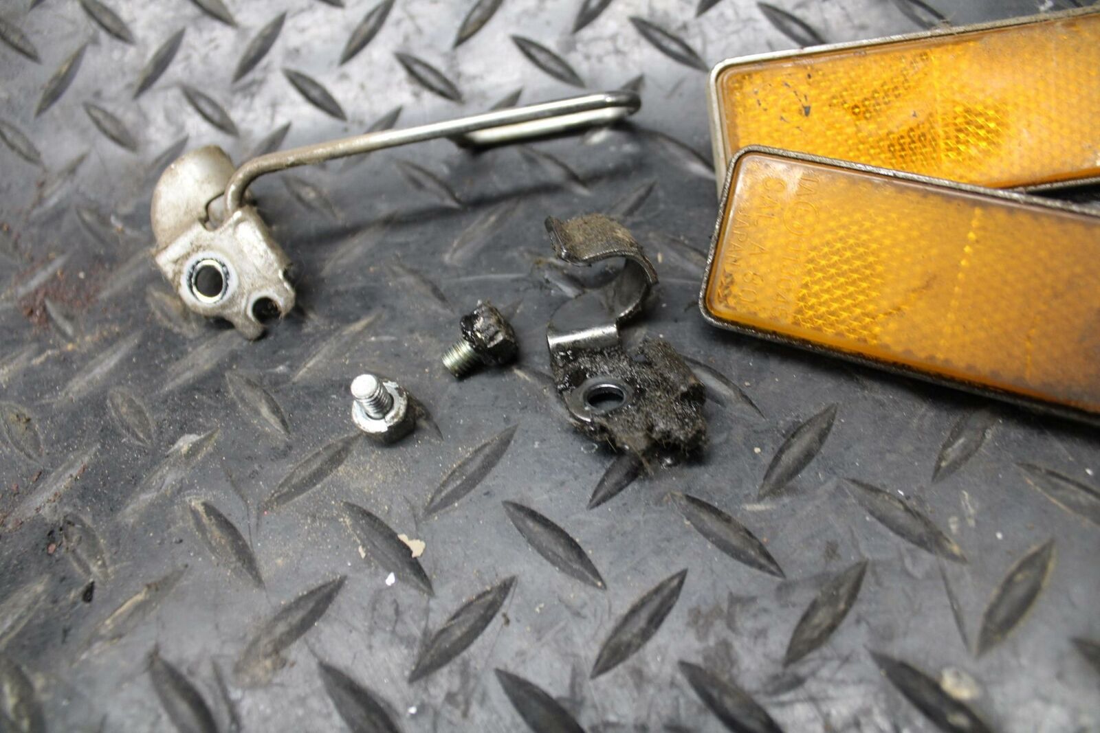 84-85 YAMAHA VIRAGO 1000 REFLECTOR GARNISH MARKER BB173