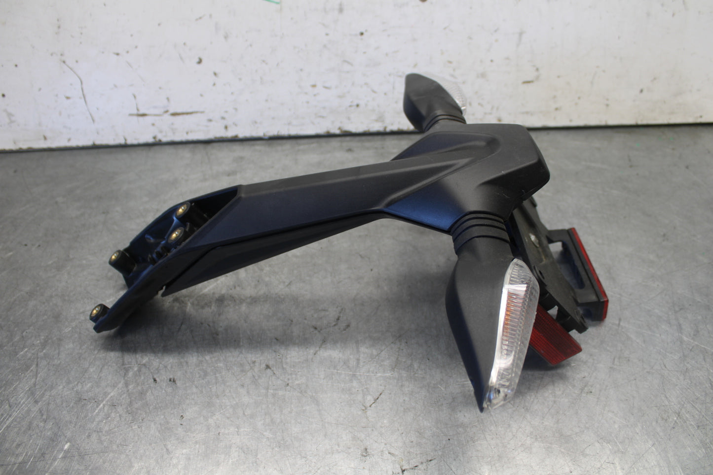 12-15 DUCATI 1199 PANIGALE REAR BACK FENDER MUD GUARD BB699