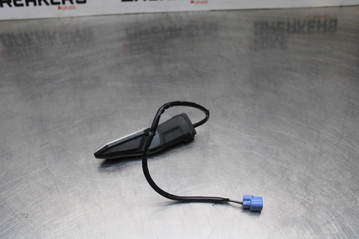 23-26 KAWASAKI NINJA ZX4RR REAR BACK TURN SIGNAL LIGHT INDICATOR BB872