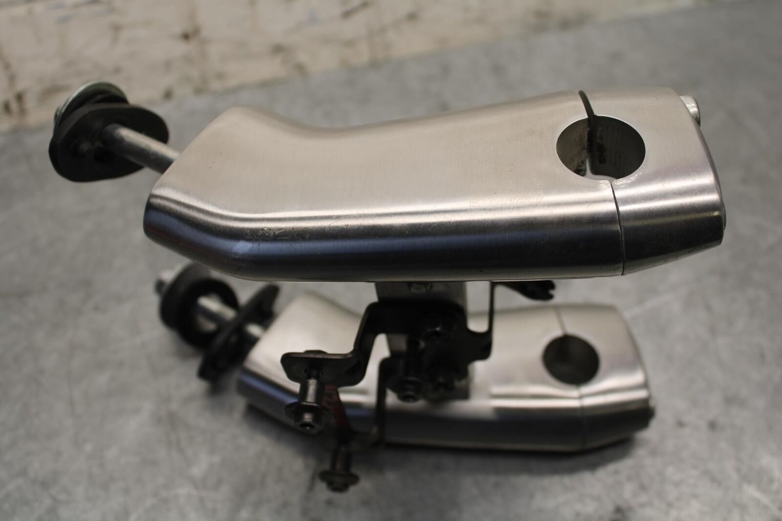 2007 Suzuki Boulevard M50 HANDLEBAR RISERS BB537
