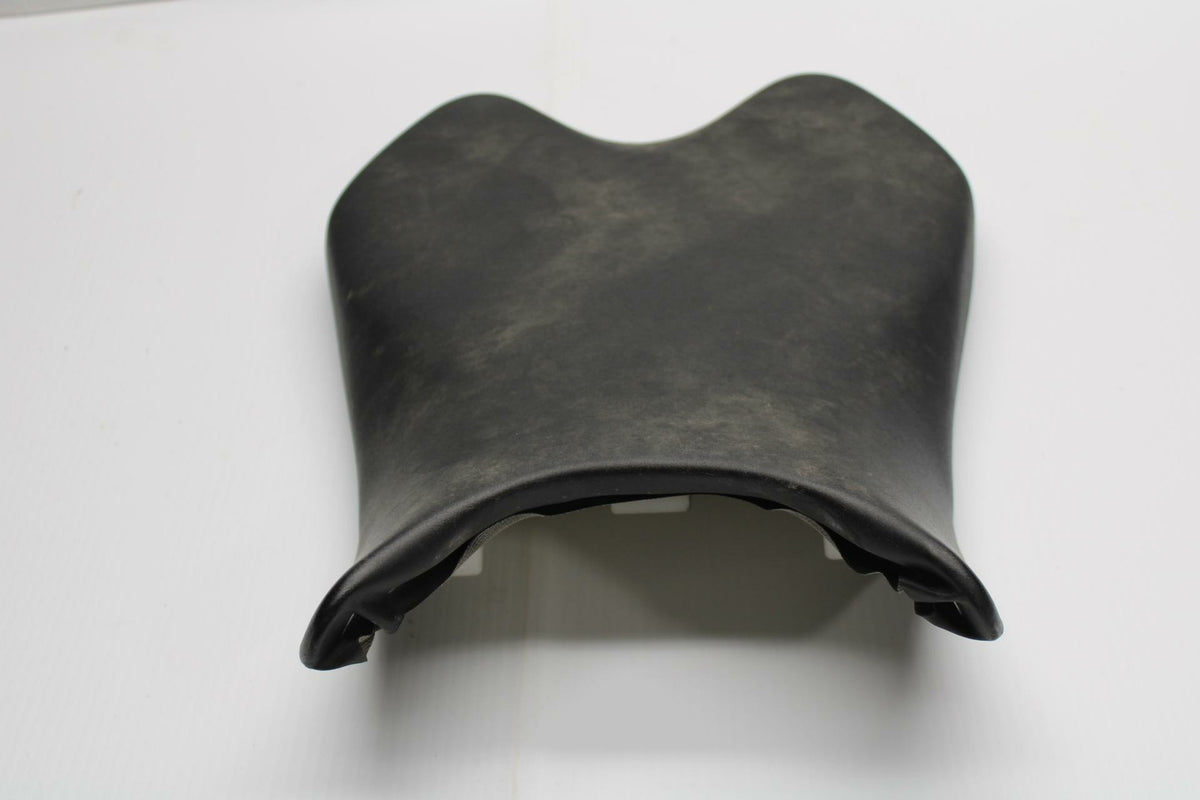08-16 YAMAHA YZF R6 FRONT DRIVERS SEAT PAD SADDLE PILLION BB247