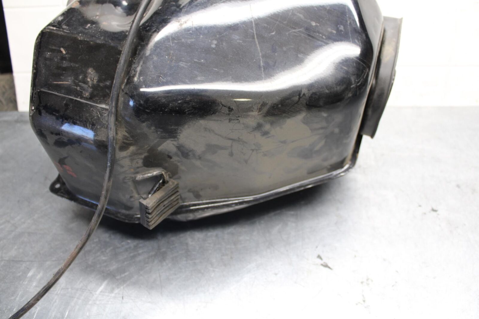 89-90 YAMAHA FZR600 GAS TANK FUEL CELL PETROL RESERVOIR 3HE-24110-10-00 BB76