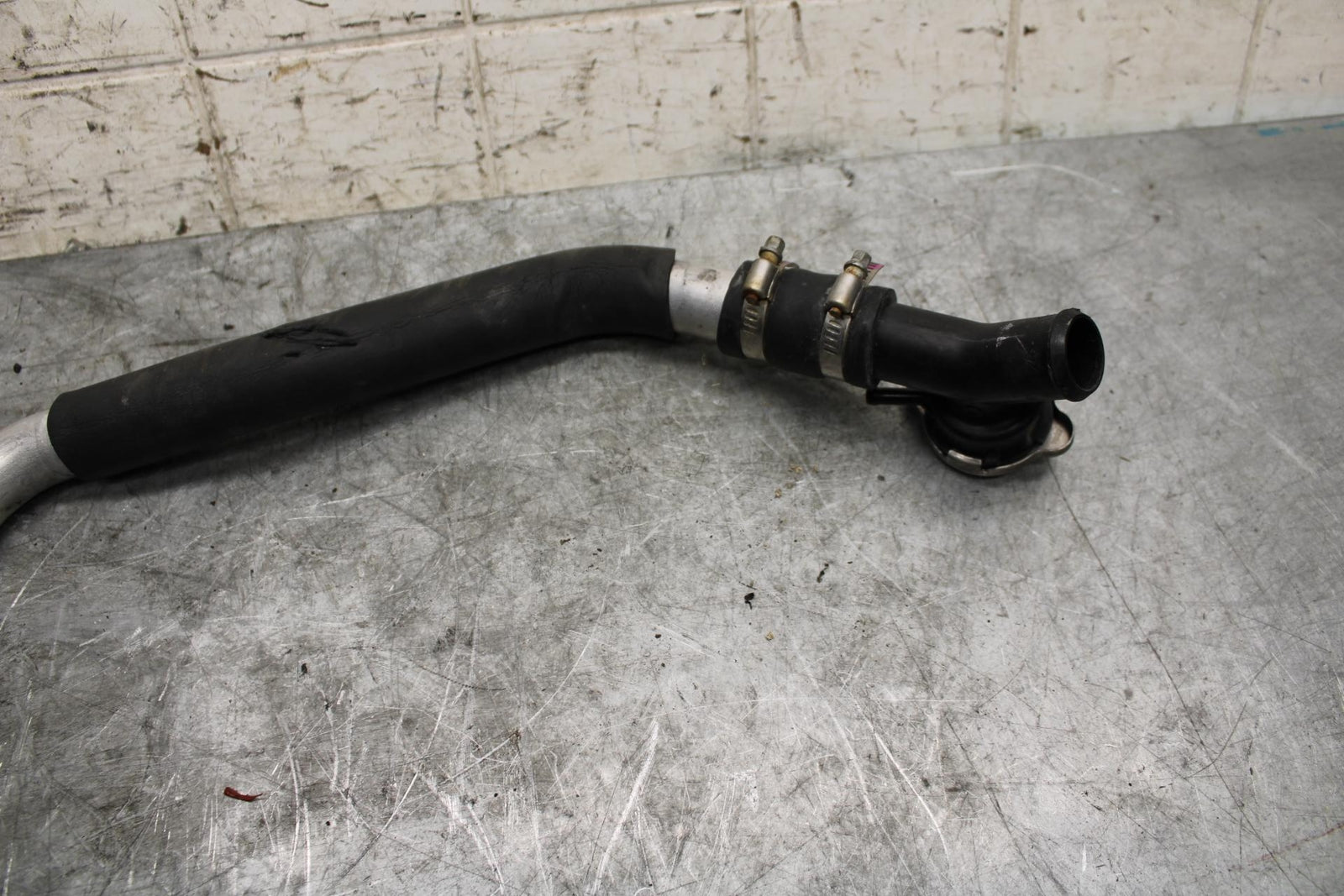 2002 Yamaha YZF R6 RADIATOR CAP HOSE PIPE 5SL-12462-00-00 BB545