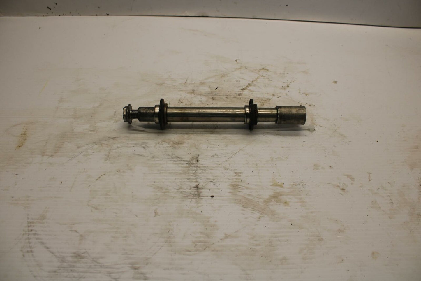 08-16 YAMAHA YZF R6 FRONT WHEEL RIM AXLE PIVOT BOLT 2C0-25181-00-00  BB273