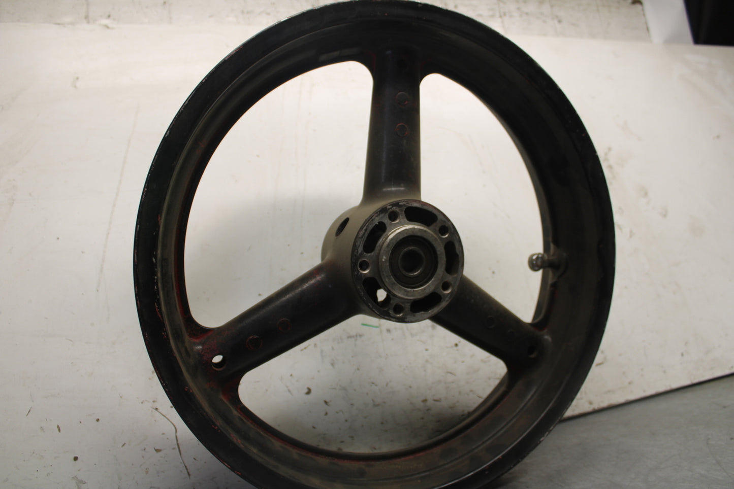 95 SUZUKI GSXR1100W FRONT WHEEL FRONT RIM BB28